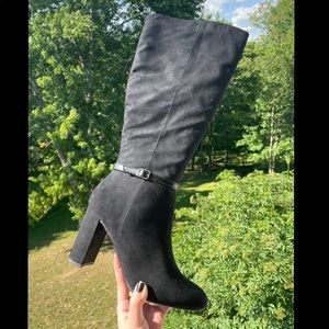 BEAUTIFUL knee high Lauren Conrad boots in the style “Assemble” in the size 10!